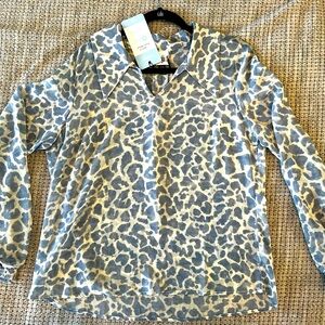 Cabi pounce blouse.  Size medium.